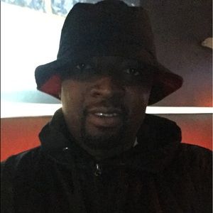 Meet your Posher, Ennis